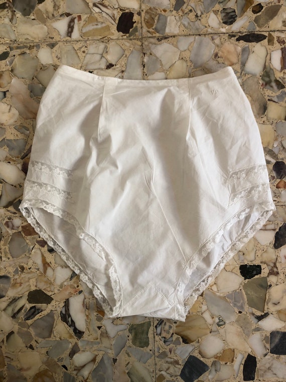 30s White Cotton Bias Cut Tap Panties With Cotton… - image 5