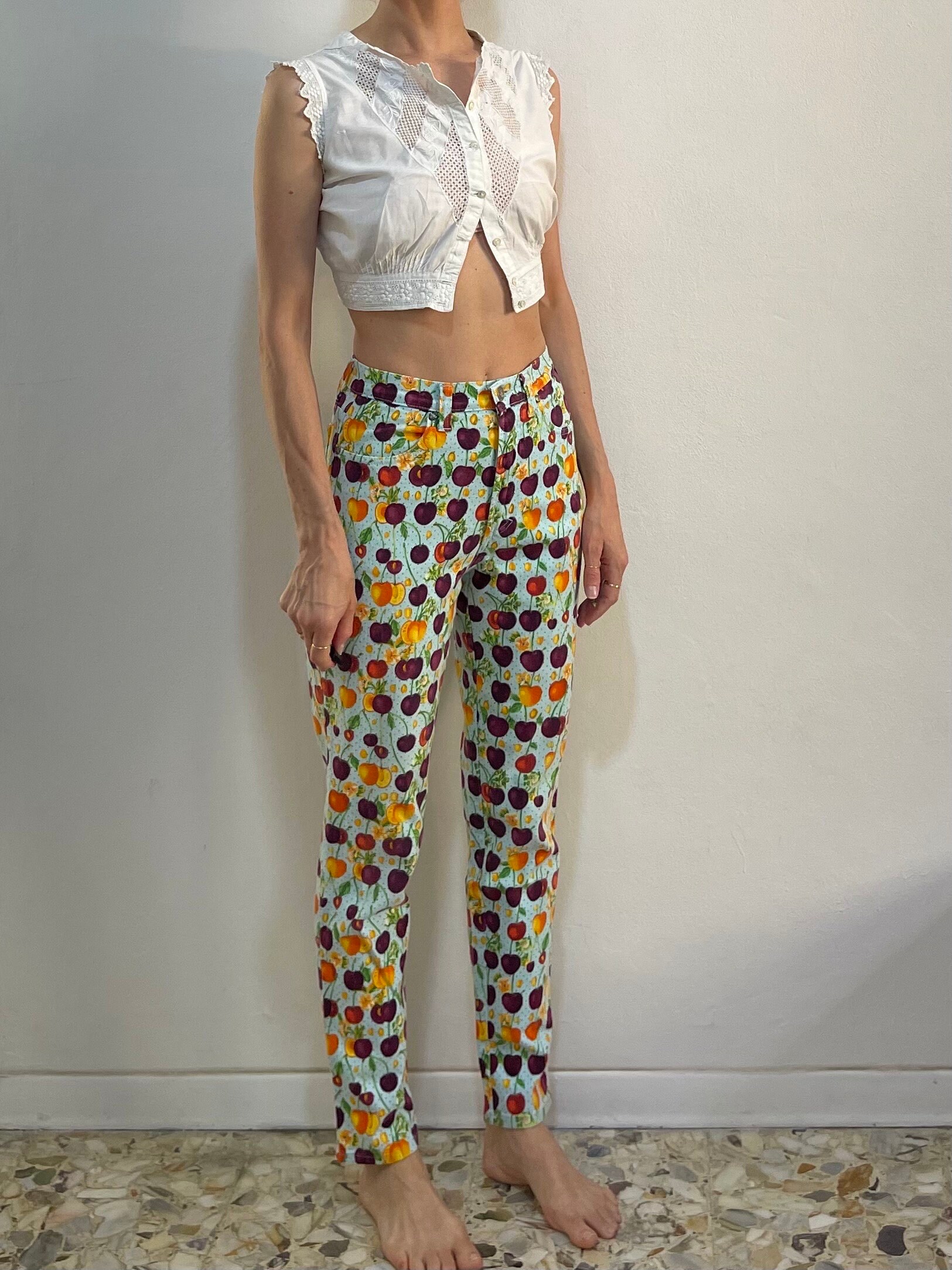 デニム・ジーパン VERSACE JEANS CUT OUT PANTS 683f3558f343f33c51d9c27d01a99b