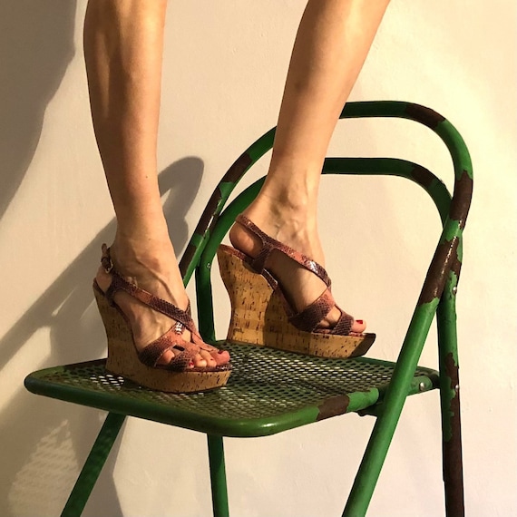 miumiu ミュウミュウ　初期のパイソンミュール　ウェスタンヴィンテージ Y2K Miu Miu Cork Wedge Heel Pink Python Boho Sandle Clogs