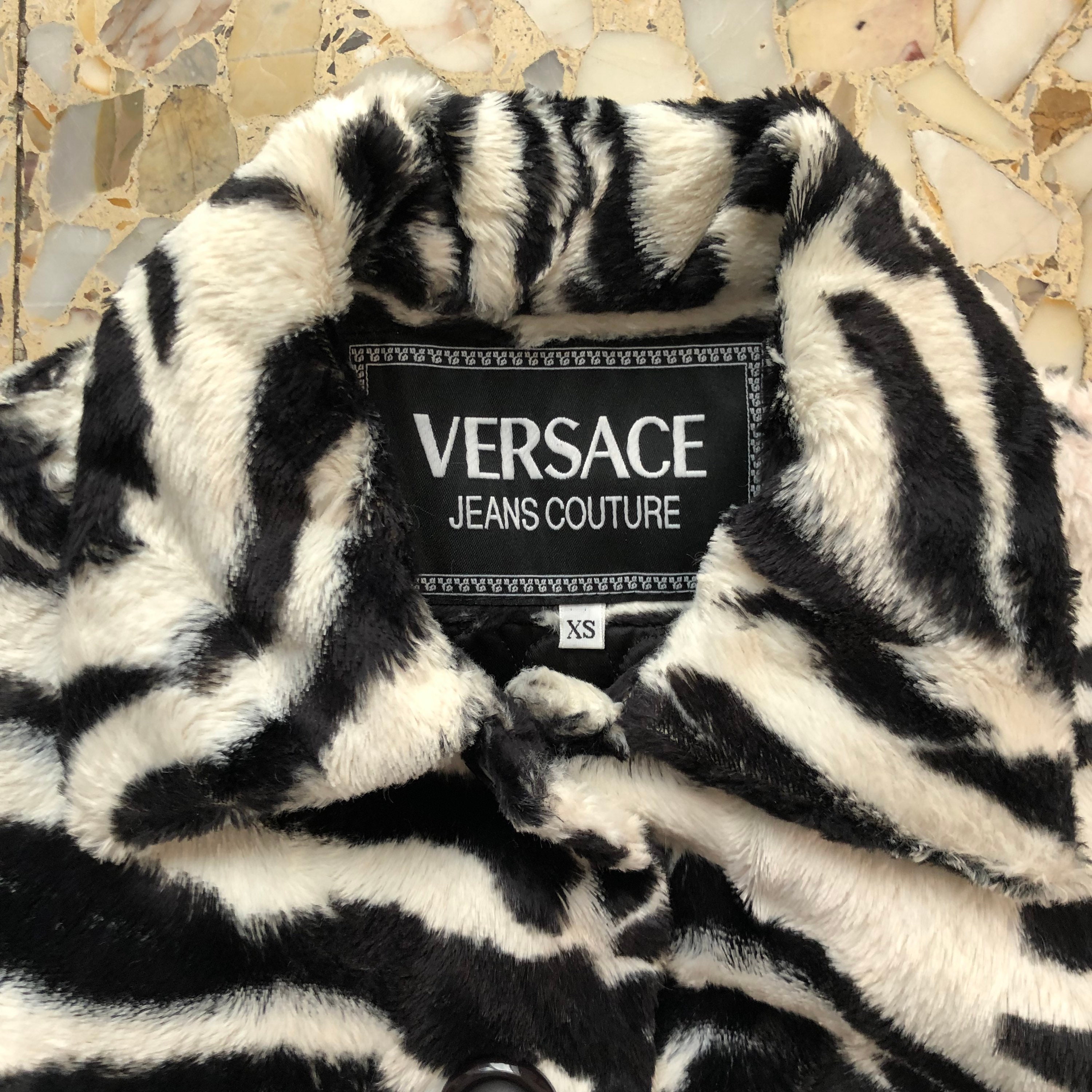 jacket ファー ジャケット ヴェルサーチ ビンテージ 90s 00s 90s Versace Zebra Print Fleece Jacket With Medusa Head Buttons - Etsy