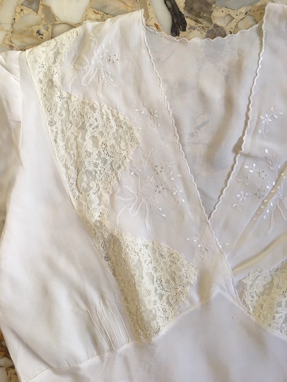 30s Bias Cut White Silk Slip Hand Embroidered Lac… - image 6