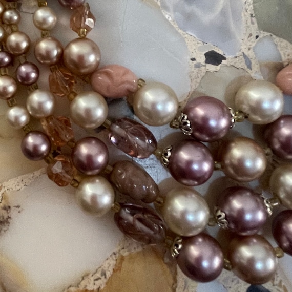 Collier Vintage à 4 Rangs De Perles De Verre à Facettes, Iridescentes Roses - Ancien, Très Bon état