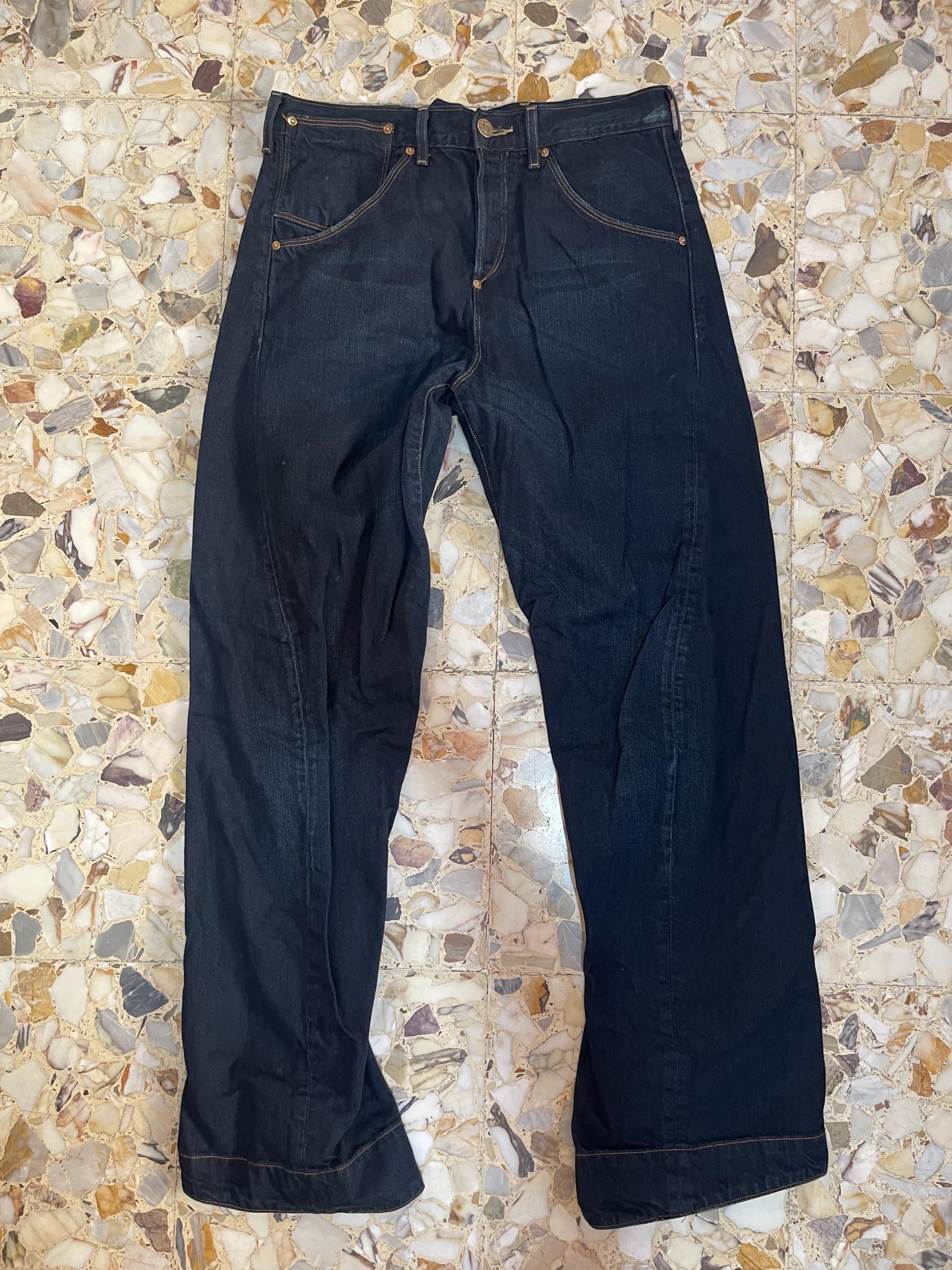 Y2K Levis Engineered Jeans Twisted Seams Barrel Leg With Buckle