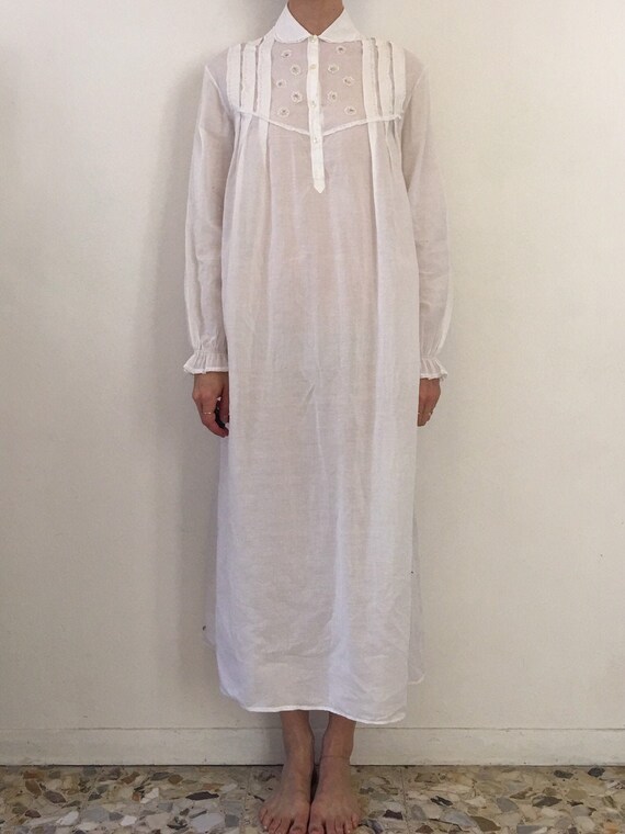 50s White Cotton Nightgown With Sweet Embroidered
