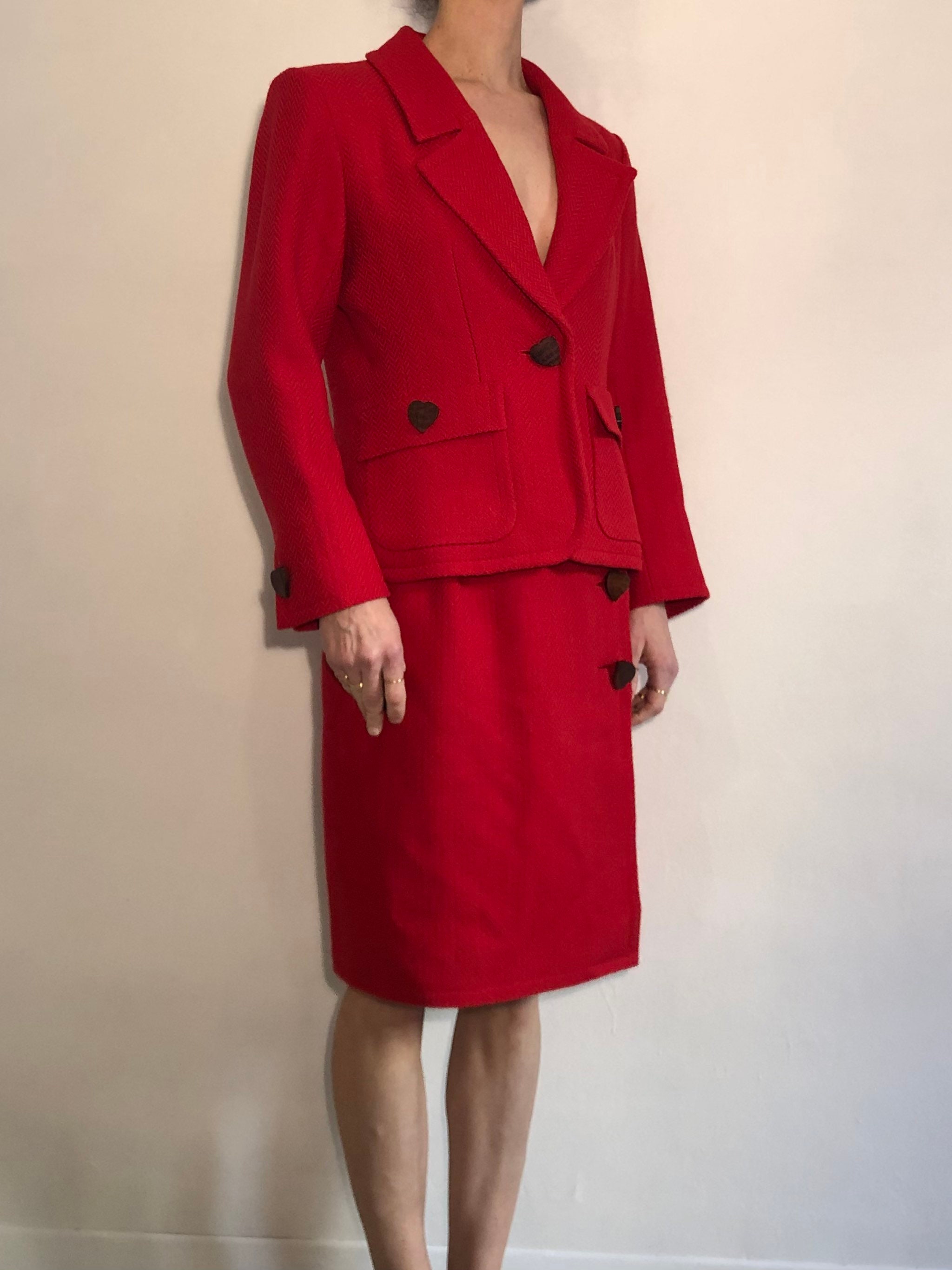 美品 イヴサンローラン ステッチ ボタン ニットジャケット ノーカラー レッド Yves Saint Laurent - 【イブサンローラン】ノーカラー