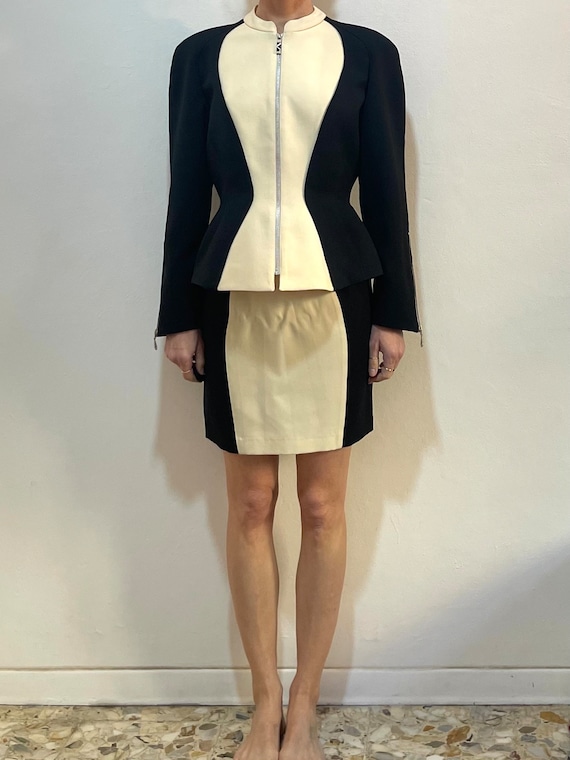 ティエリーミュグレー Thierry Mugler スカートスーツ - カーキ