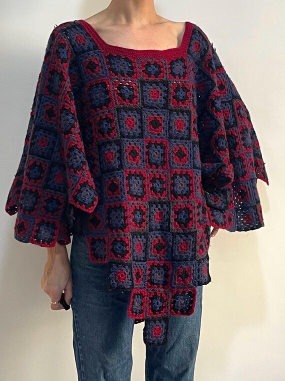 70s Granny Square Hand Knit Patchwork Poncho Summ… - image 5