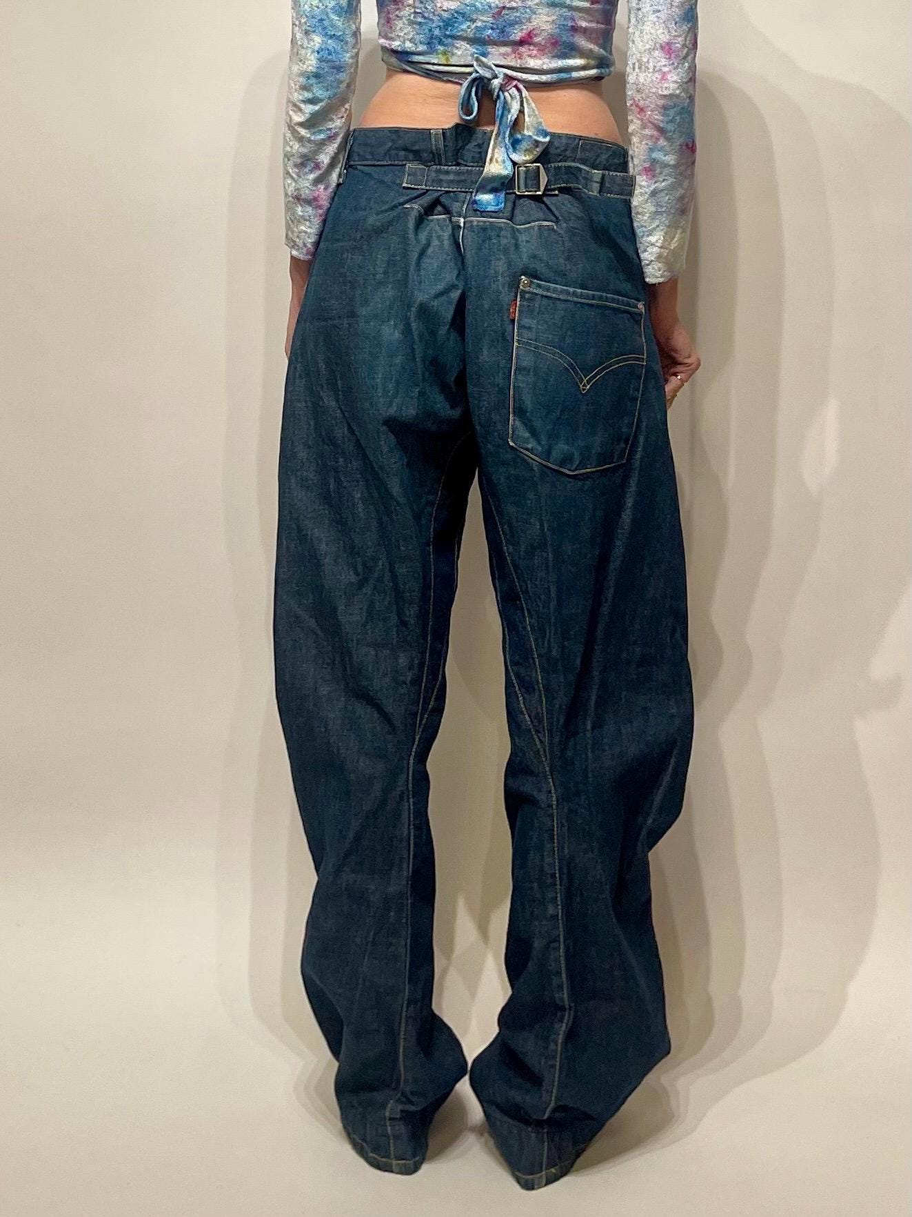 Y2K Levis Engineered Jeans Twisted Seams Buckle Back Barrel Leg