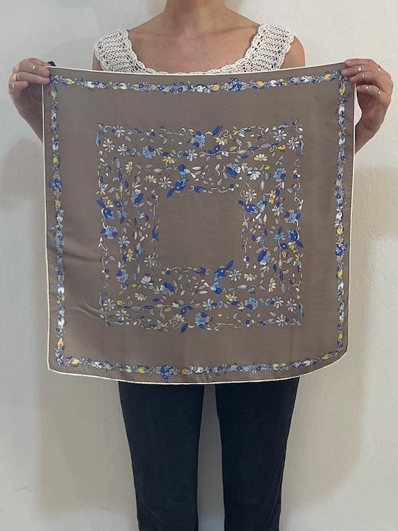 60年代 プッチ シルクツイル スカーフ シックな花柄 ニュートラル