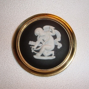 Wedgwood Cupid Brooch Black Jasper Made in England Original Box