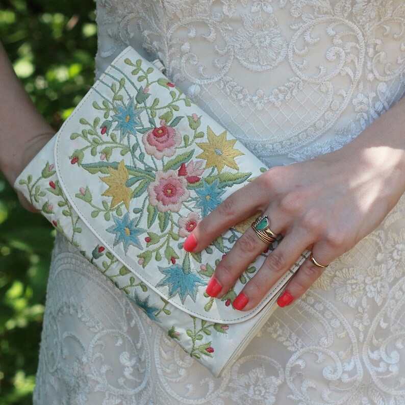 Mid Century Floral Ivory Handbag // Vintage Marketa Handbag // | Etsy