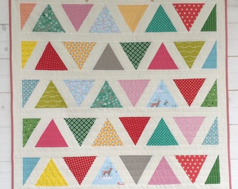 Made to order Triangle Baby-Quilt /Baby Blanket/Modern Baby Quilt/Baby Shower/Contemporary baby quilt/Handmade Mini quilt