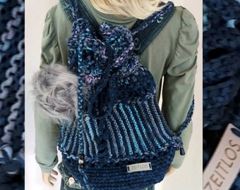 Rucksack mit Innenfutter und hellgrauem Pompon Festival- Bag Blau Grau Lila