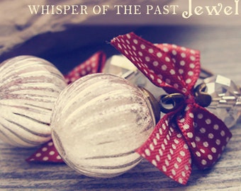 Glass Globe Earrings,Glass Bottle Gift,HandmadeJewelry,Winter Christmas Gift,Vintage Vial Pendant,Snow Treasure,FrozenCharms,Red BowEarrings