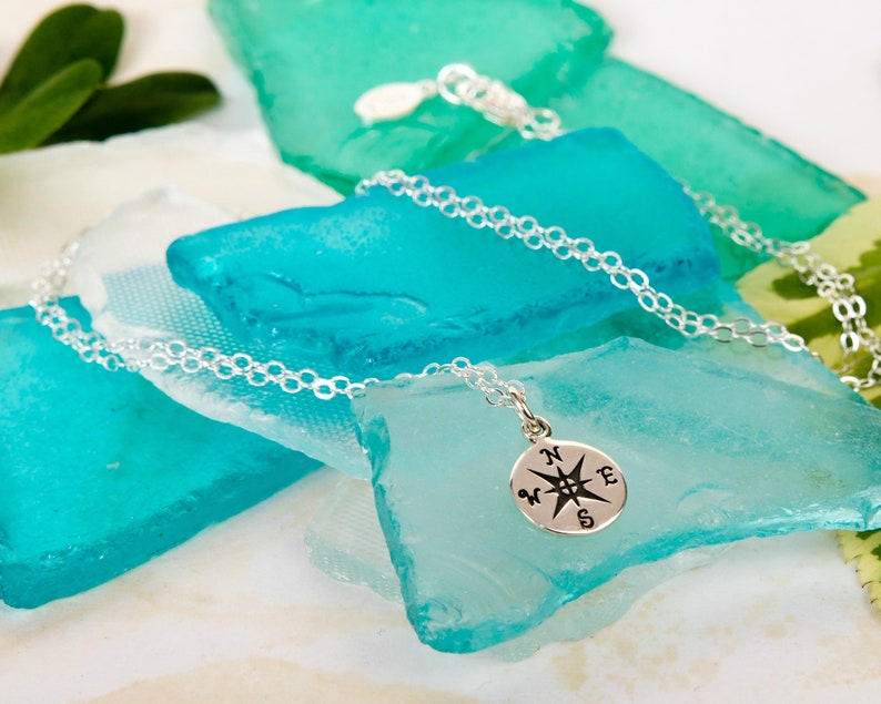 Birthday Gifts for Mom Sterling Silver Jewelry Compass Necklace For Her World 62 Mother/'s Day Gift Ideas