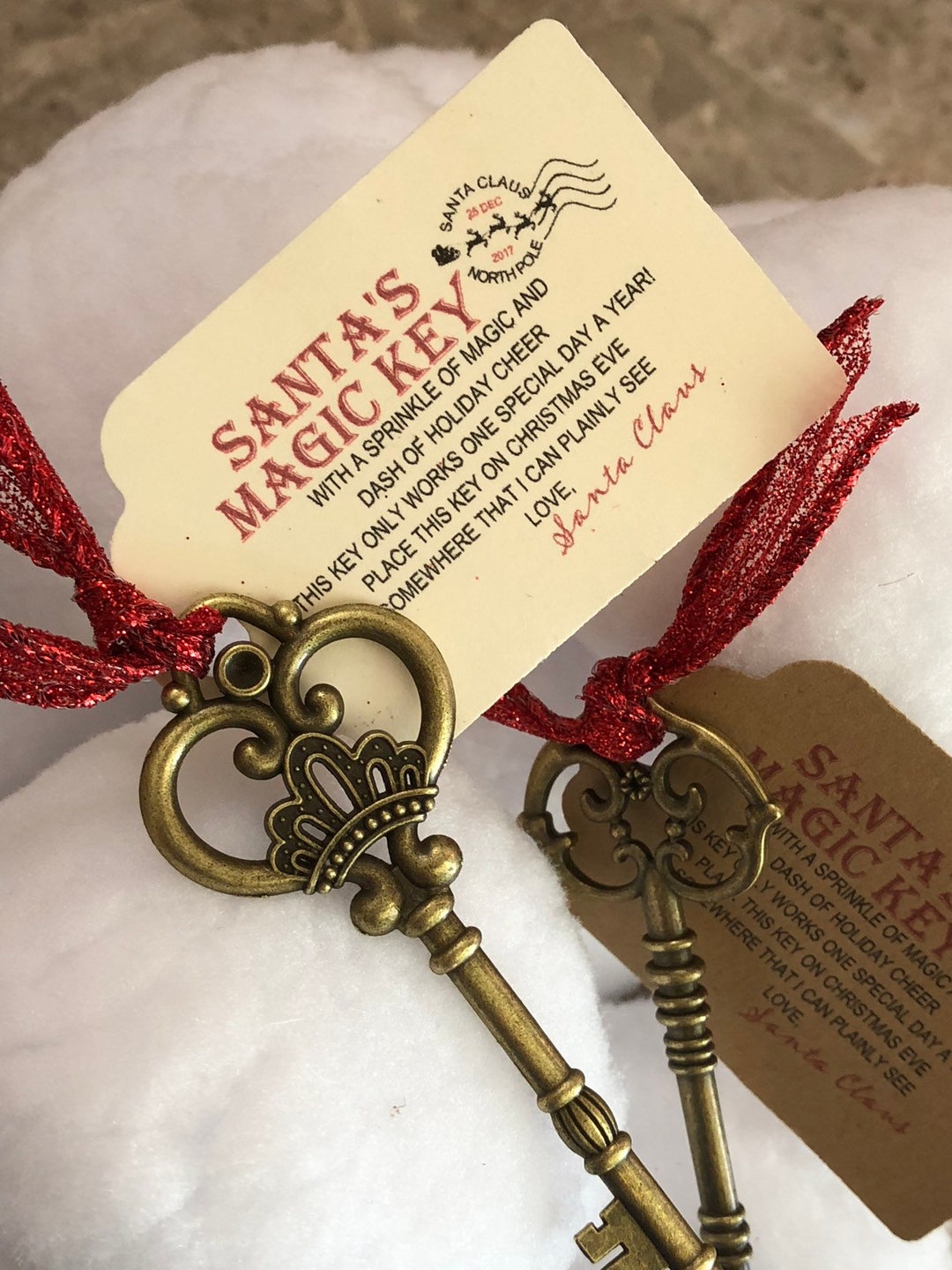  2 Pieces Christmas Santa Magic Key with Gift Card and