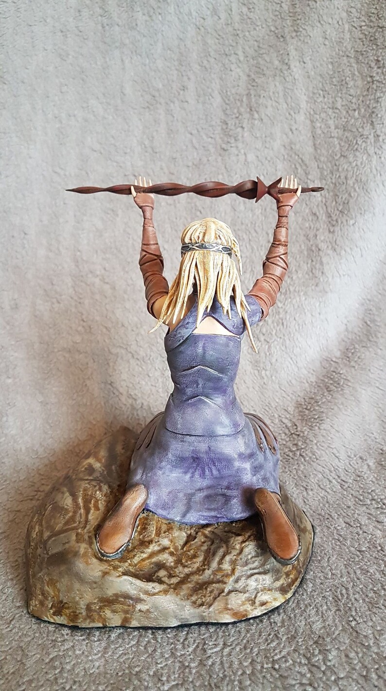 dark souls 3 fire keeper figure