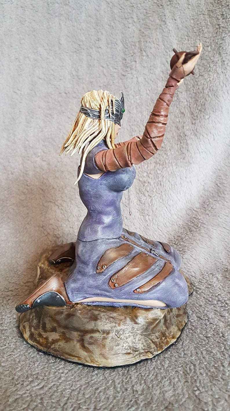 dark souls 3 fire keeper figure
