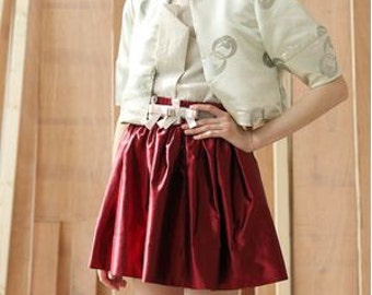 Classic 60s Collection Spring Grey paper-like shirt/red wine puffy skirt/bow belt/crane coat