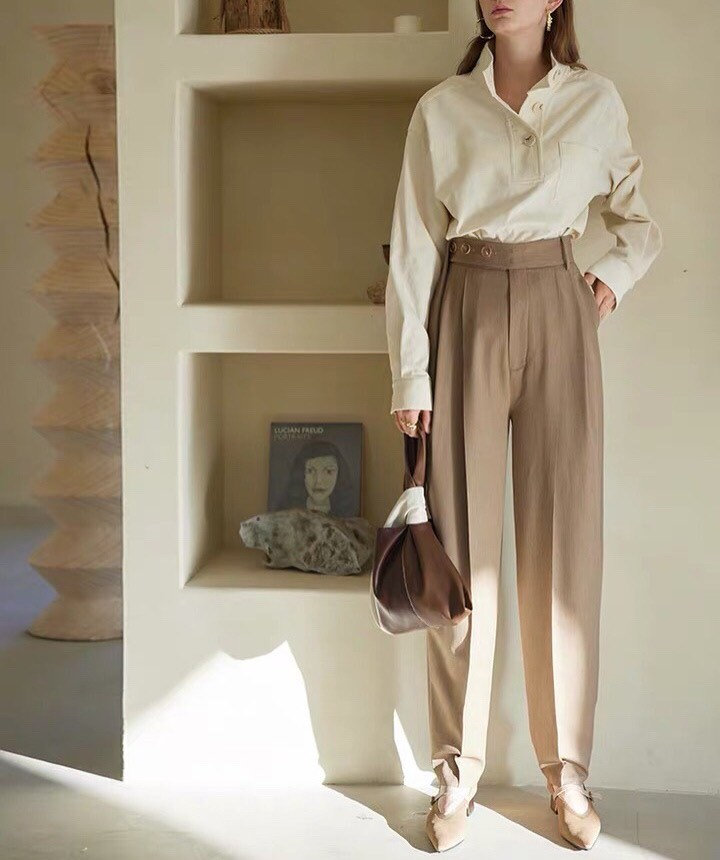 La chic Parisienne Collection beige high V collar designed | Etsy