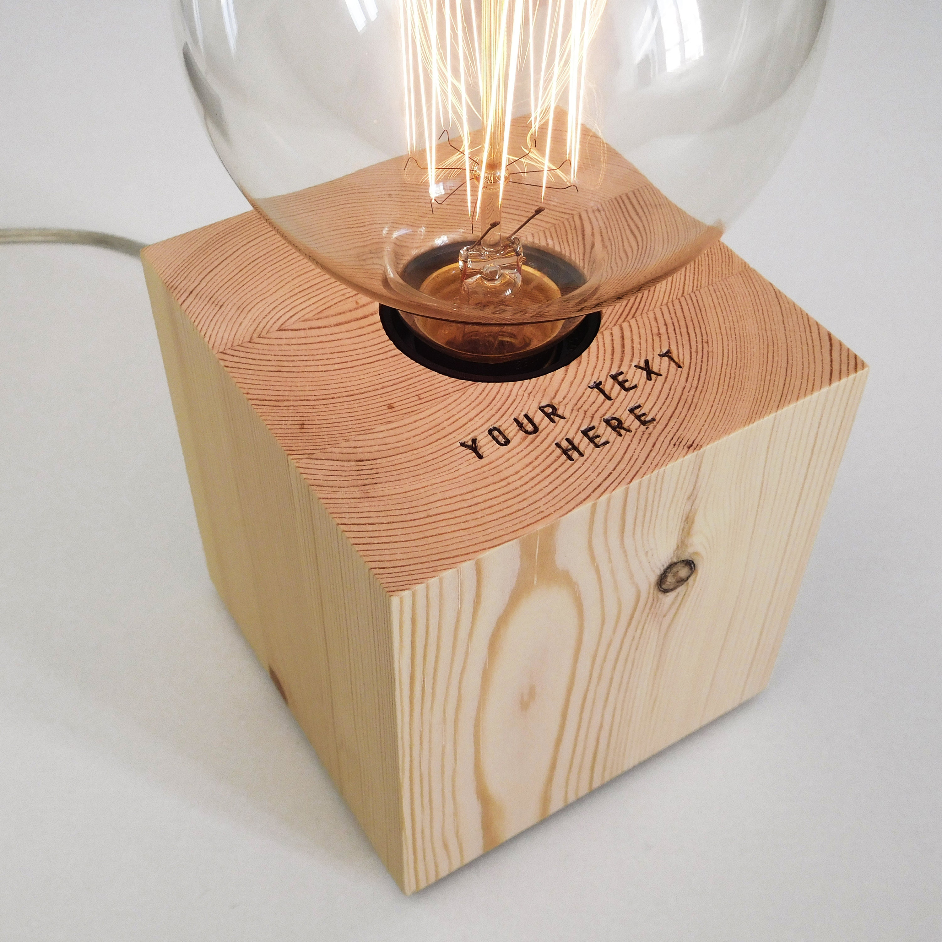 Base de Lampe en Bois Edison Personnalisée Dimmable, Cube Nordique Minimale, Cadeaux Gravés sur Mesu