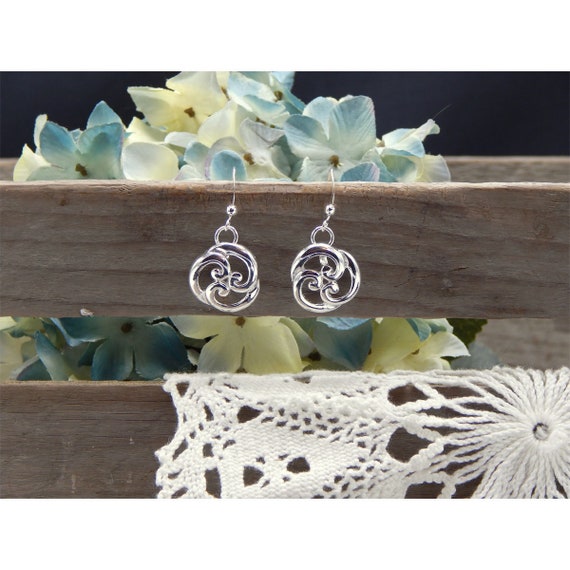 Fancy & Fashion Floral Earring Jackets Paparazzi Earring ~ Fancy-Free Florals - Gold \u2013 Paparazzi Jewelry