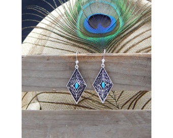 Pendientes de rombos de moda con piedras preciosas turquesas enmarcadas en plata antigua inspiradas en Brighton - 30434