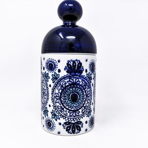 Jar Arabia Finland Venus – 1960s Mid Century Scandinavian Design – Beautiful Rare Large Version – Vintage Kobalt Blue Lidded Ceramic Box