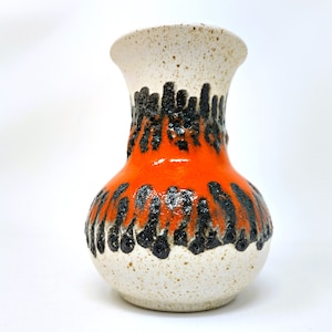 Vintage Vase Bay Keramik – 1960s West German Pottery – Fat Lava Ceramic – Coral Red & Black on Creme White – Model 72 14 – Mid Century