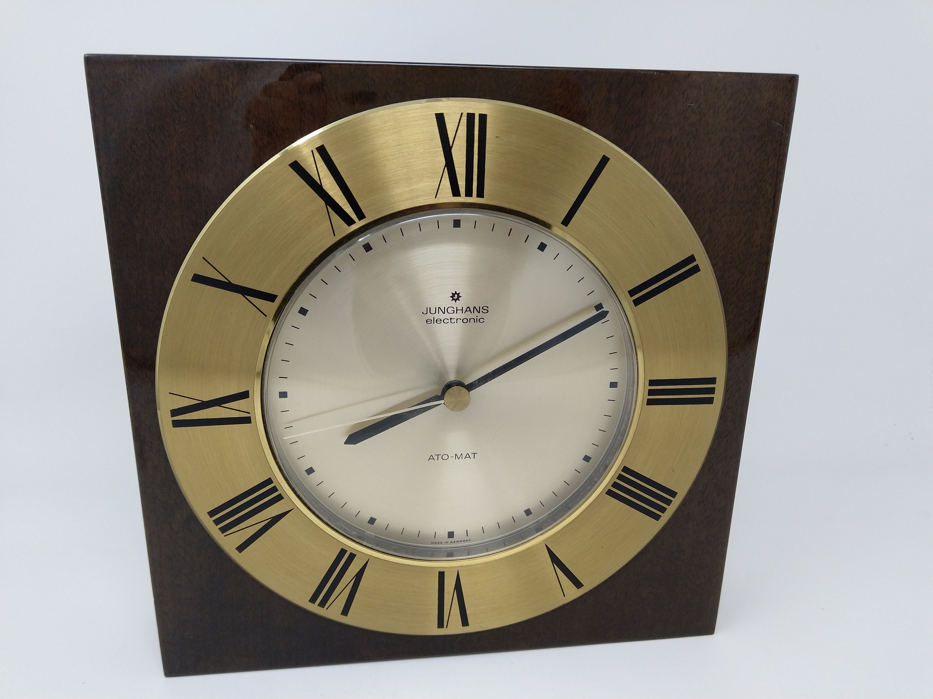 Junghans ATO-MAT S 掛時計 ゴールド Junghans ATO-MAT S 掛時計 ゴールド Junghans ATO-MAT S 掛時計 ゴールド