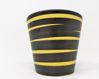 Vintage Planter Ilkra Kairo – Mid Century German Pottery – 1950s Modernist Home Décor – Black & Yellow – Pot with a Crack – Rare – Small