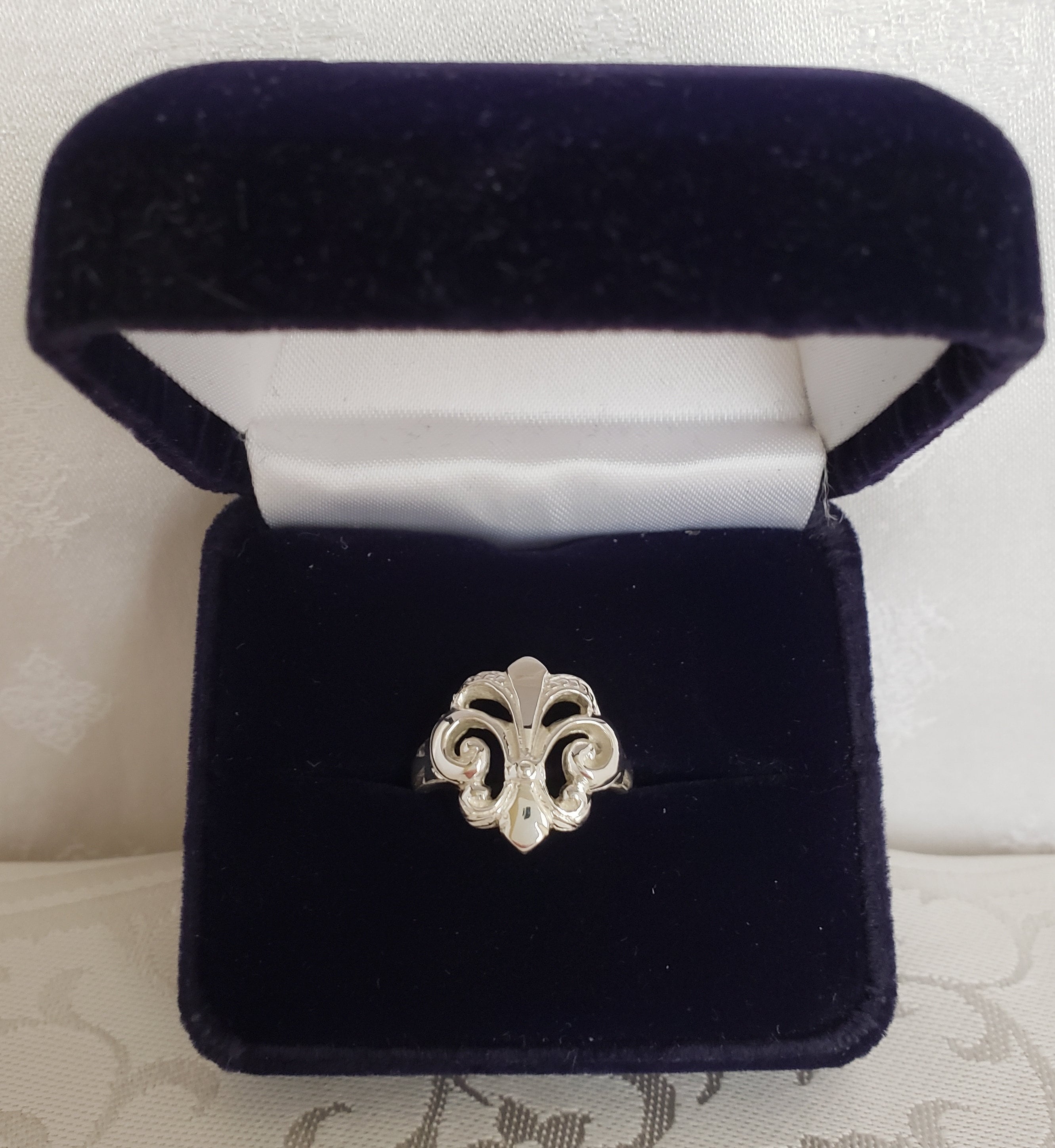 Classic Fleur-de-lis Ring With Hand-finished Detail in - Etsy