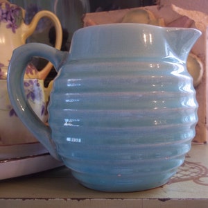 NICE Bauer Ringware Pottery Pitcher kitchen Drinkware Dining Home Excellent Bauer pottery Ringware aqua/turquoise 5&quot; pitcher