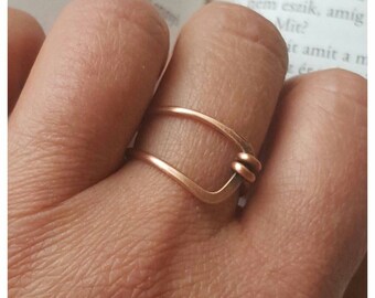 Koperdraad omwikkelde riem ring - gehamerde draad ring - minimalistische ring draad omwikkelde sieraden - vriendschap ringen voor twee - koperen band