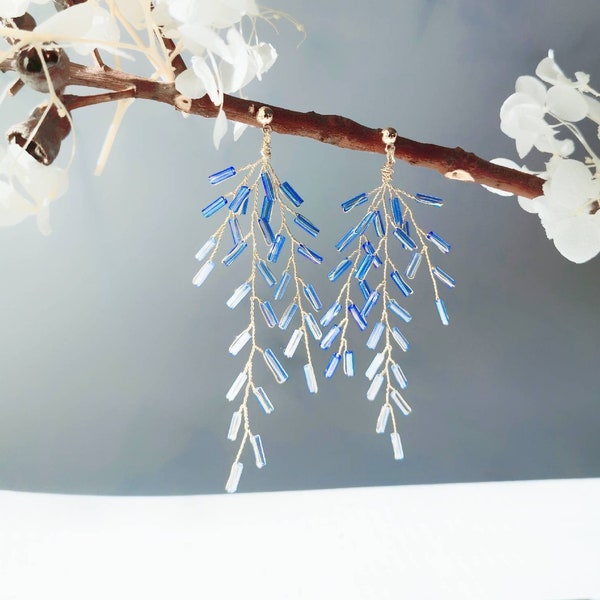 Pendientes de borla azul iridiscente, pendientes de rama de árbol, pendientes de vid, joyería de declaración, pendientes de novia, regalos para las mujeres.