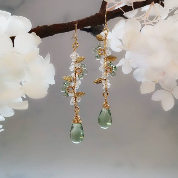 Mint Green Bridal Earrings, Green flower Earrings, Glass Teardrop earring, Pale Green Dangle Earrings, Wire Wrapped Jewelry,