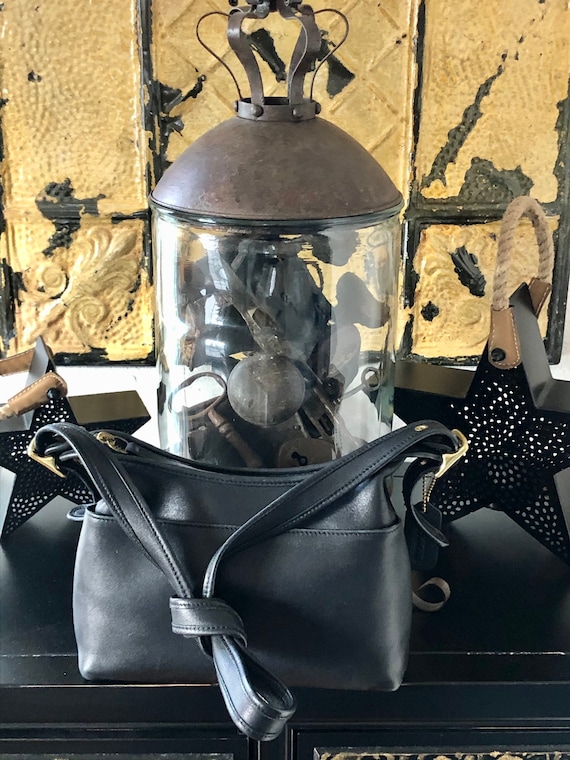 COACH BAG / Petite Black Leather Shoulder Bag