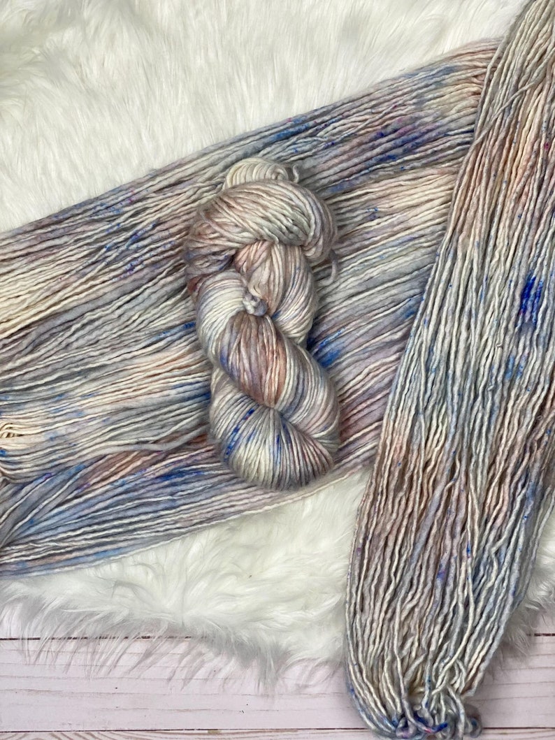 Hand Dyed Wool Cashmere Nylon Peach and Blue w Speckles Light Bulky Chunky 124 Yards Knitting /& Crochet Yarn Azure Haze