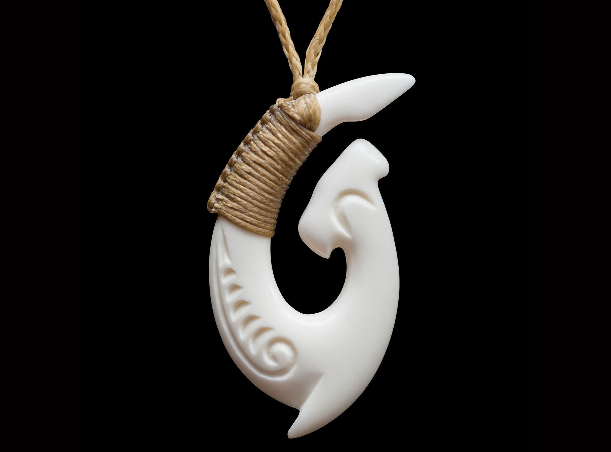 Maori Hei-Matau Bone Carving Pendant from New Zealand Fish Hook 