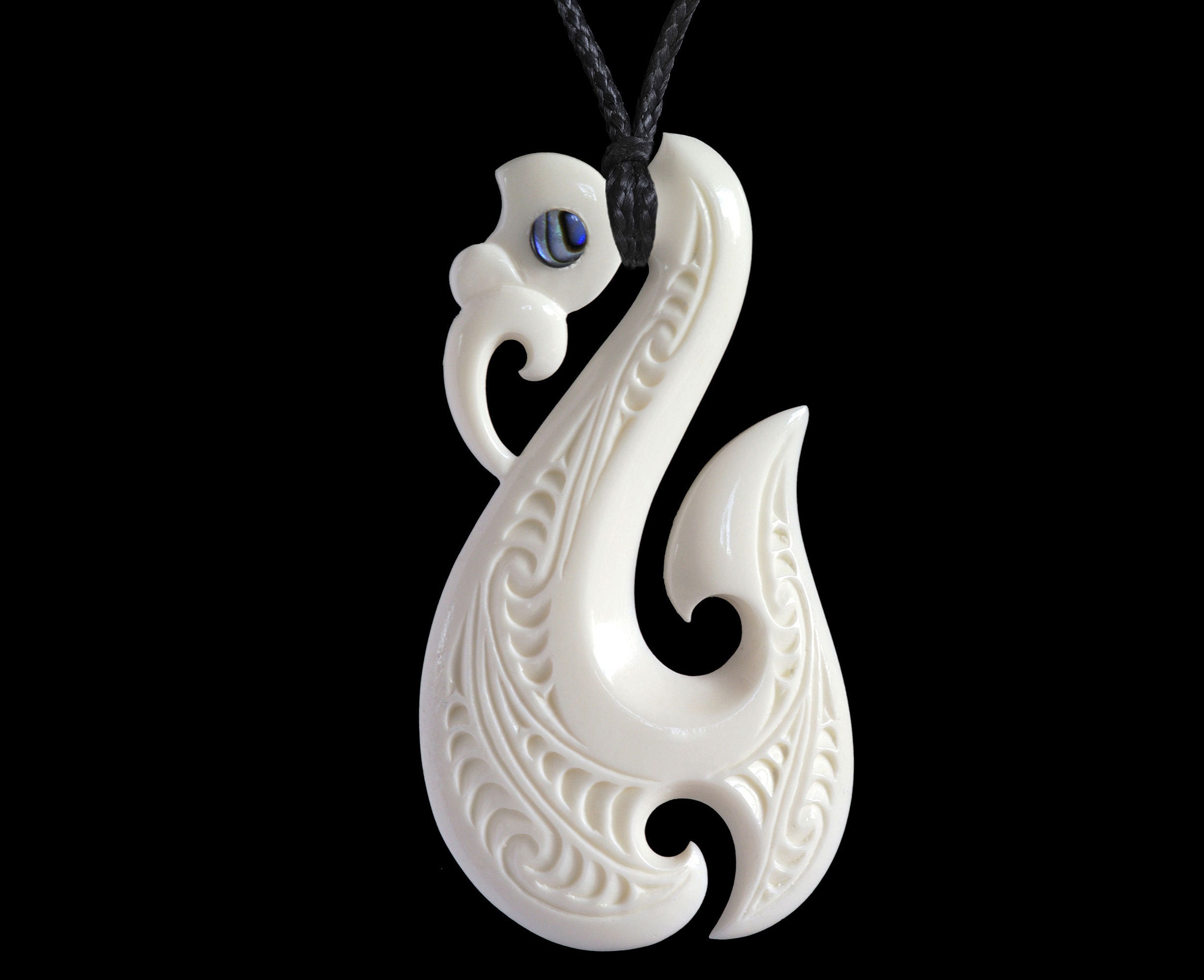 Hei Matau / Twist necklace bone Carving Jewelry New Zealand Hand Carved For  girl - Shop XKCHIEF- Handmade Jewelry Necklaces - Pinkoi