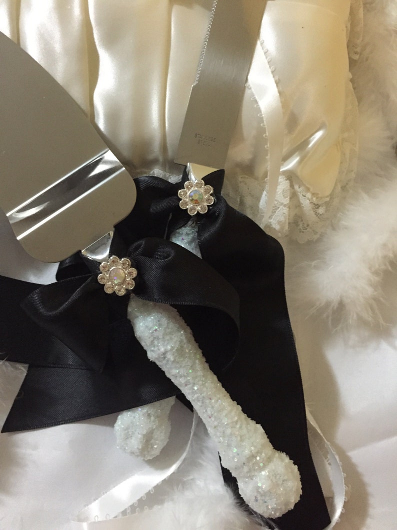 Wedding cake server set Cake cutting set white glitter black | Etsy