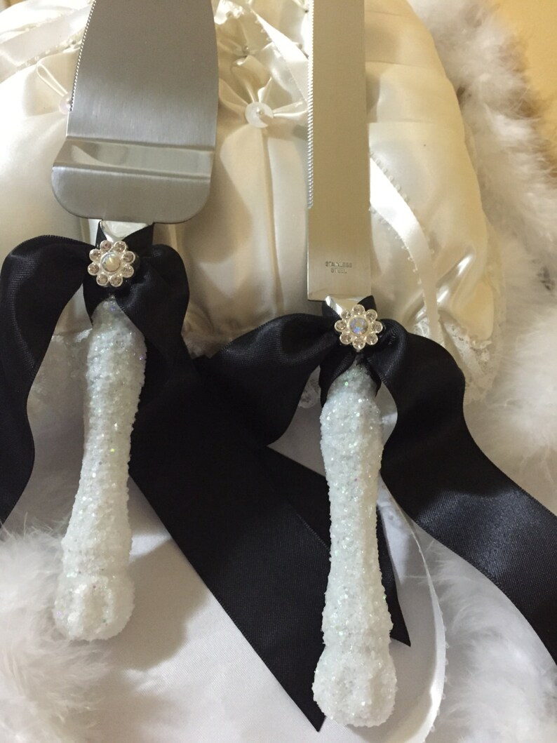 Wedding cake server set Cake cutting set white glitter black | Etsy