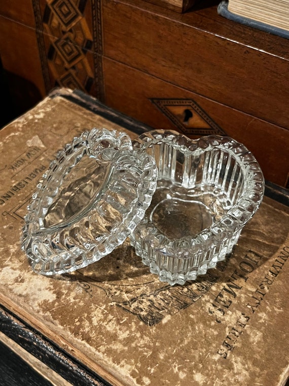 HOMCO  crystal heart dish with lid