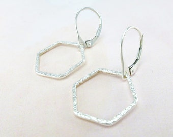 Minimalist Hammered Silver Hexagon Hoop Earrings with Lever Backs, Handmade Geometric Dangle Earrings for Sensitive Ears, Mother’s Day Gift