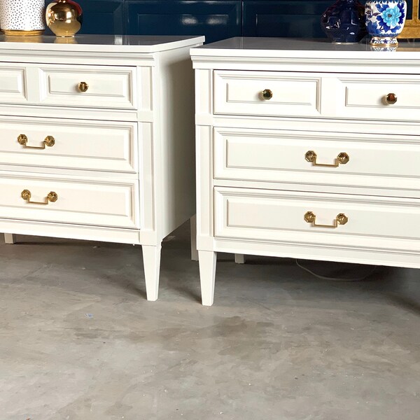 Pair of Traditional Nightstands - Lacquered in White