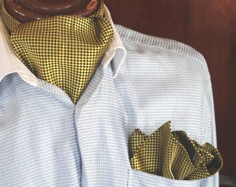 Vintage gold and black checked ascot and pocket square set by Stacy Adams