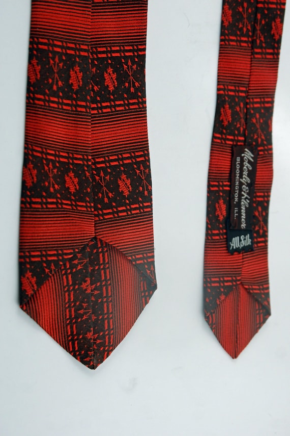 MId 1960's Necktie/ Silk Brocade View 3