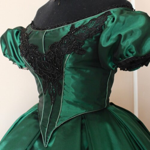 emerald green victorian dress