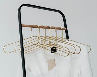 LOOP - Puik - Design - Amsterdam - accessoire - cintres - portemanteaux - or - acier - designhangers - décoration - placard - cintres