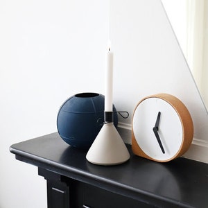 Clock - CLORK - PuikDesign - Cork - Steel - Time - Natural - Hands - Simple - Inspiration - Clean - Elegant - Living room